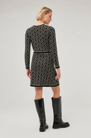 Leo & Ugo női ruha, kötött, díszgombos, hosszúujjú, karcsúsított