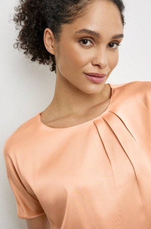 Gerry Weber női felső, T-ujjú, elején szatén, rakott kereknyakú