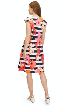 Betty Barclay női ruha, ujjatlan, zsebes, derékban szabott, elöl rakott