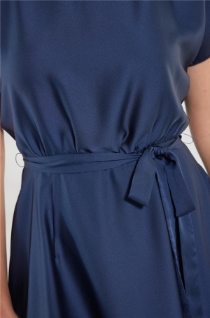 Swing női ruha hosszú,loknis,zsebes