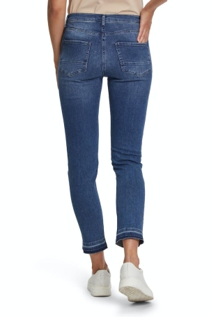 Betty Barclay női nadrág, 5 zsebes farmer, szárán strasszos felirat