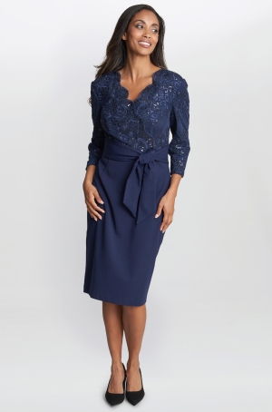 Gina Bacconi  női ruha felül csipke,alul jersey,derekán öves