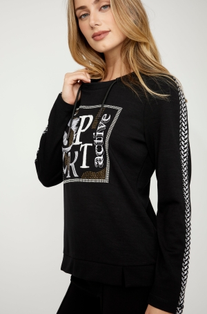 Dolcezza női felső, nyakán madzagos, elöl hasított, köves