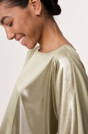 Taifun női felső, 3/4-es denevérujjú, kereknyakú, elöl szatén