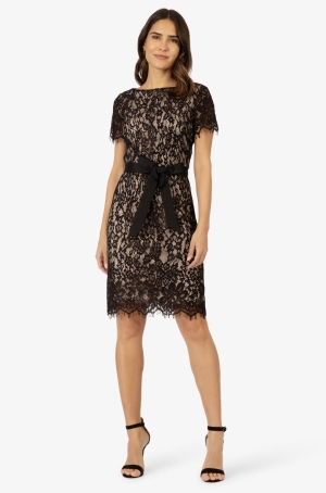 Apart női ruha, csupacsipke, rövidujjú, megkötős