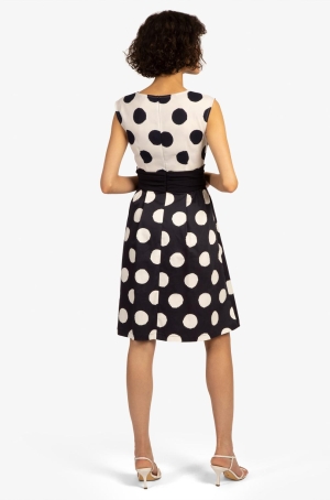 Apart női ruha ujjatlan,derékban szabott,húzott