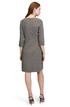 Betty Barclay női ruha, kereknyakú, egyenes, ujján gombos