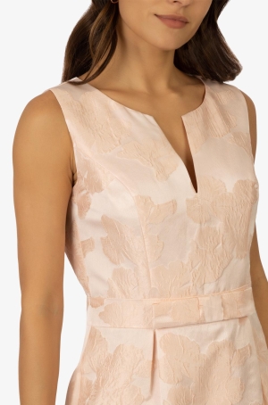 Apart női ruha, ujjatlan, brokátmintás